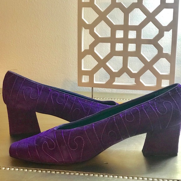 VINTAGE SASHA LONDON PURPLE SUEDE PUMP - Picture 3 of 6